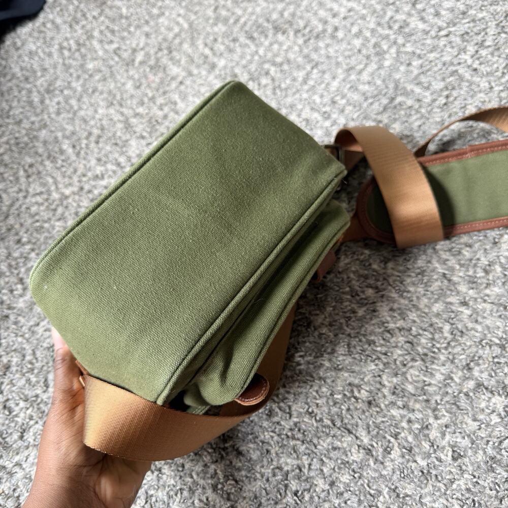 MegaGear Sequoia Canvas Leather Camera Bag Green Brown Excellent - Picture 4 of 5
